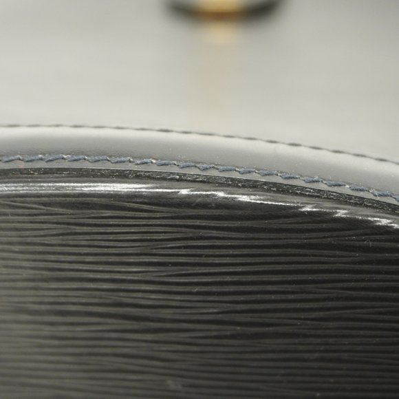 LOUIS VUITTON Epi Cluny M52252 Noir Shoulder Bag - Picture 9 of 11